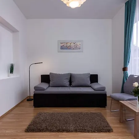 Panzio Bed & Breakfast 2*